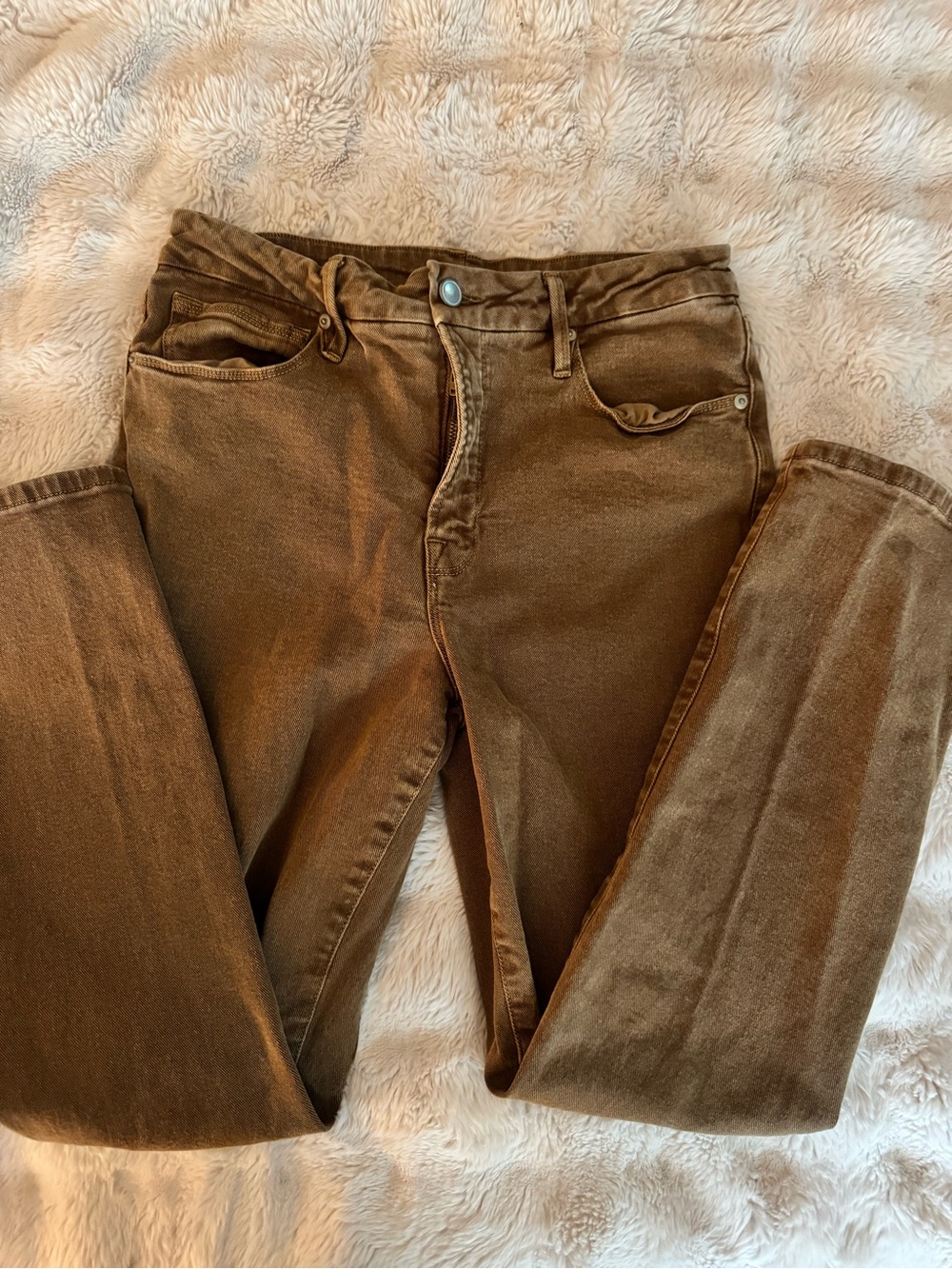 Good American Straight Leg Jeans in Brown